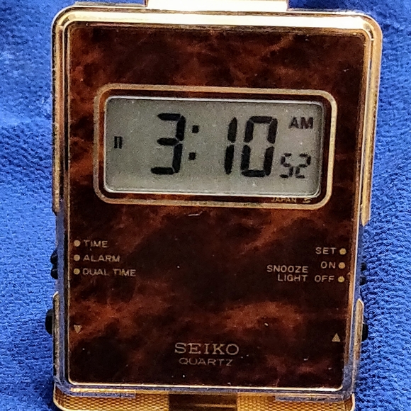 Arriba 63+ imagen seiko digital travel alarm clock Thptnganamst.edu.vn